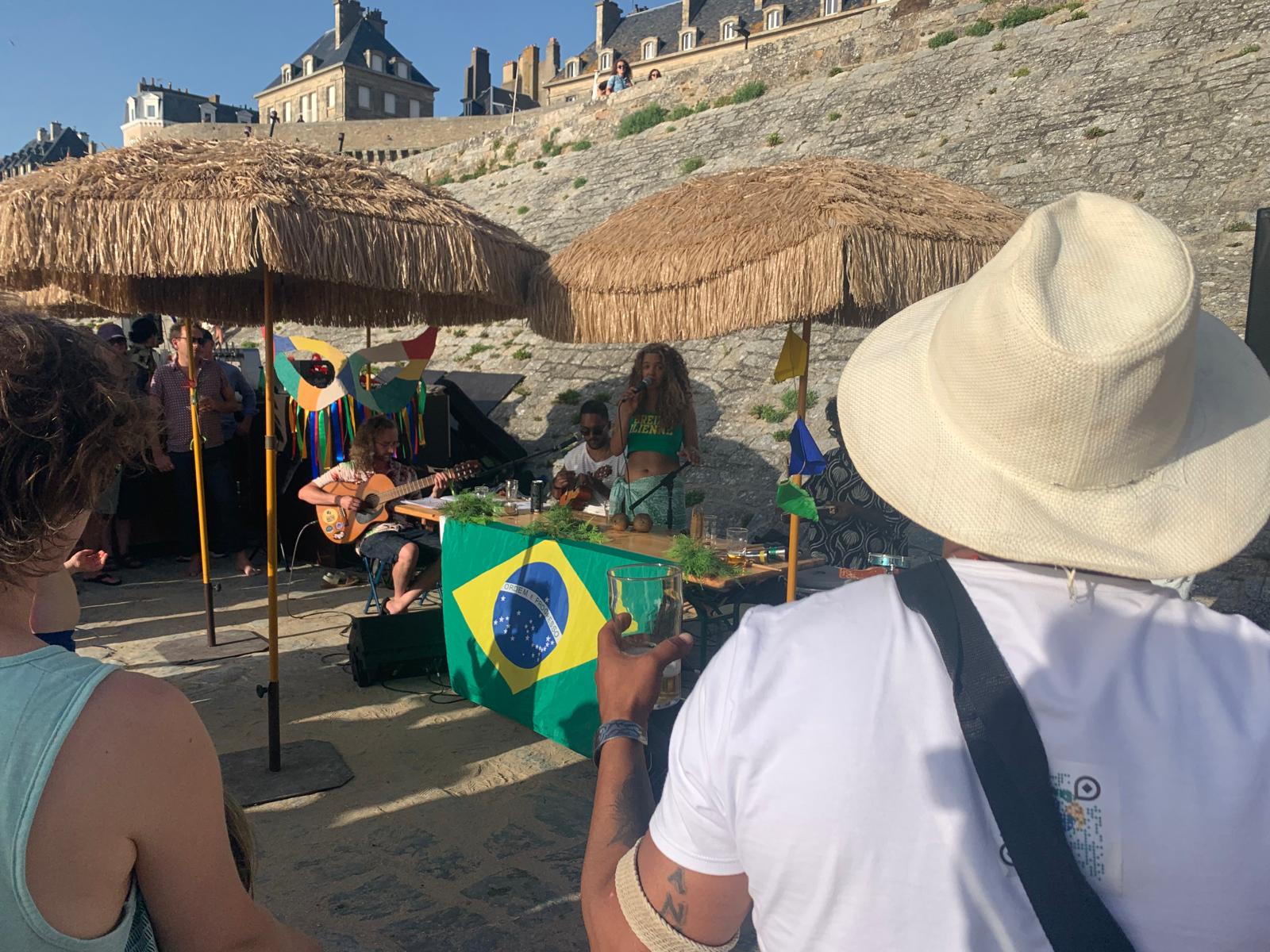 La roda de samba sous les remparts